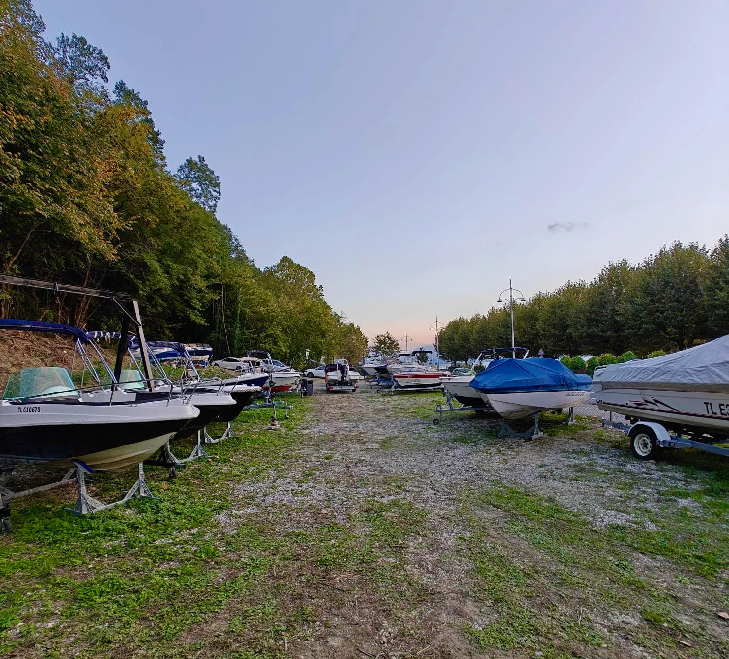 Terrain d'hivernage pour bateaux au lac du Bourget